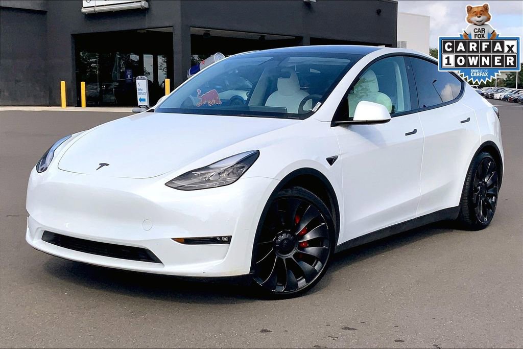 Used 2023 Tesla Model Y Performance image 2