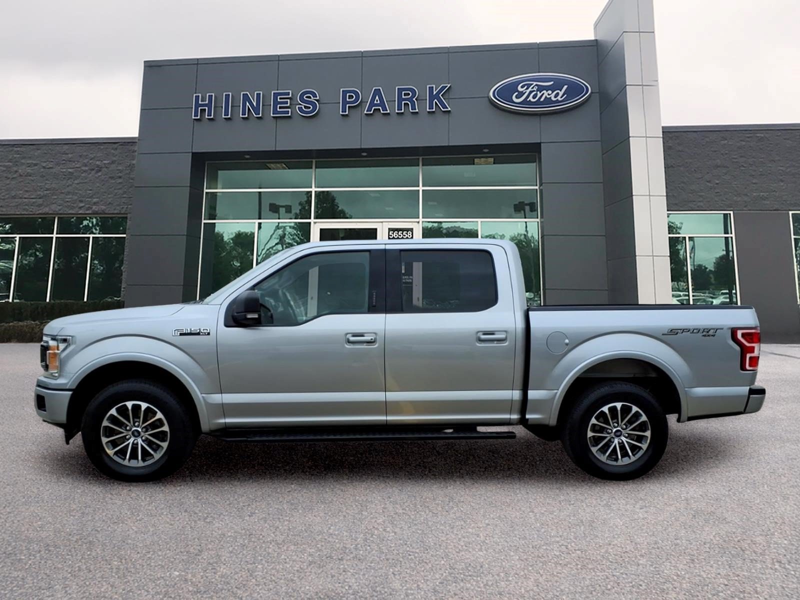 Used 2020 Ford F150 XLT w/ Equipment Group 302A Luxury AWD/4WD image 4