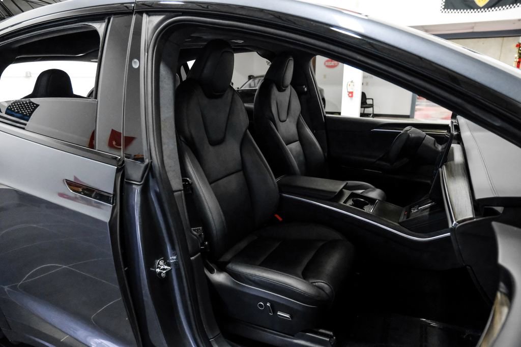 Used 2022 Tesla Model X image 27