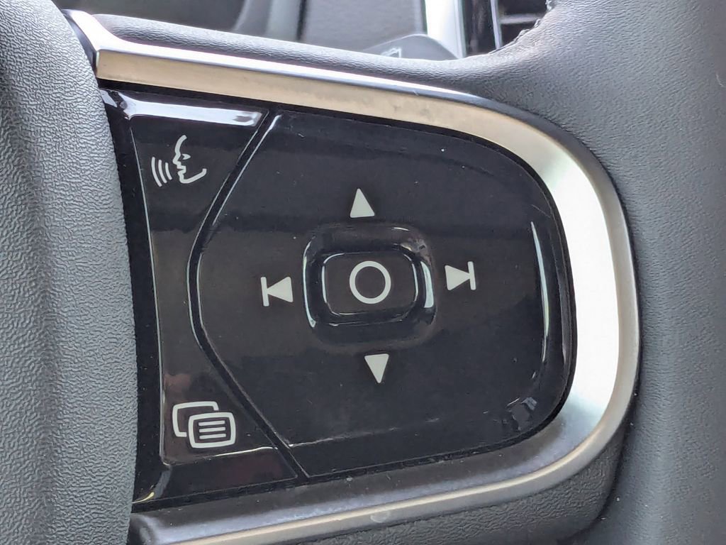 Used 2024 Volvo XC90 B6 Ultimate w/ Protection Package Premier image 29