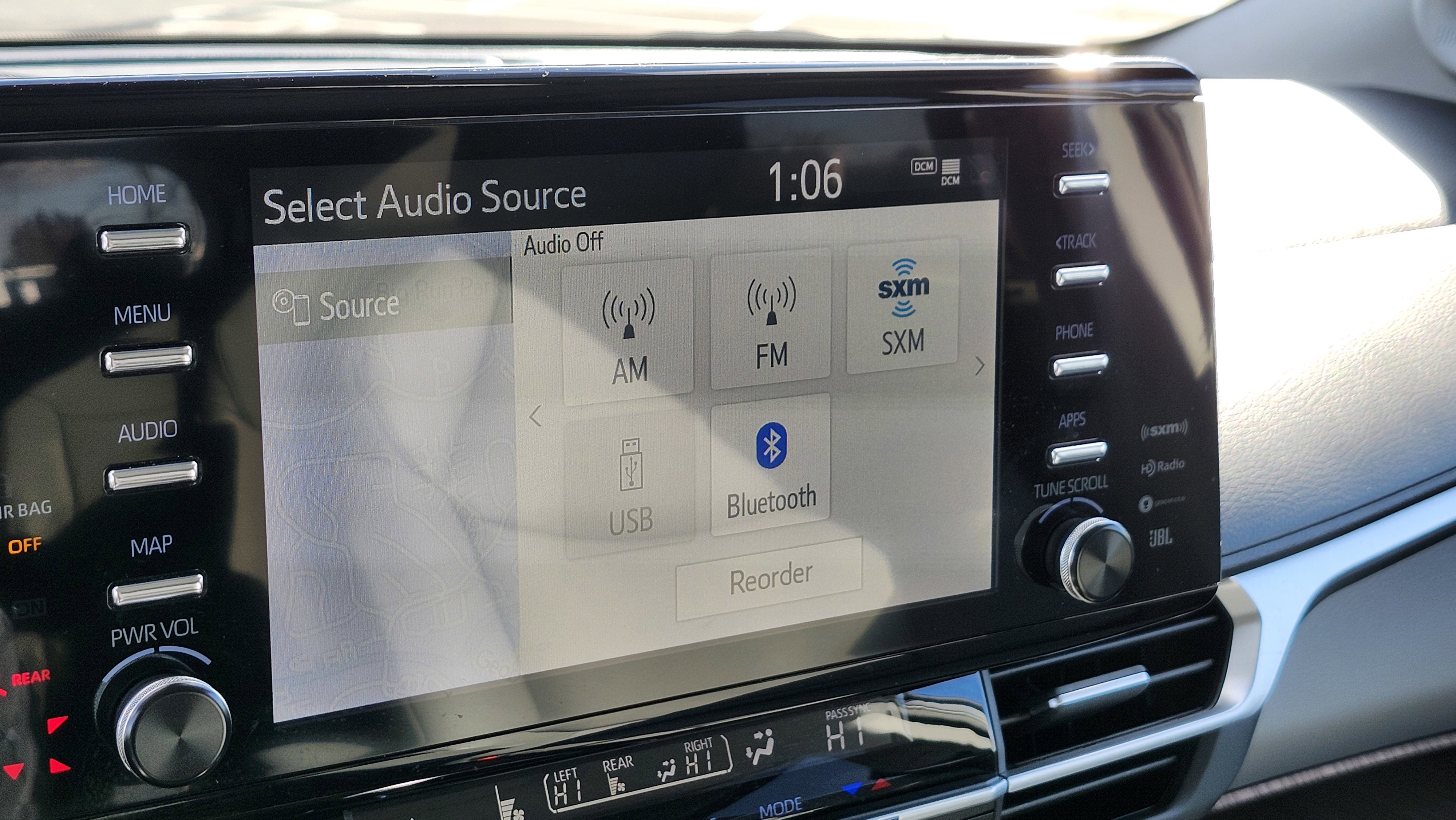 Used 2024 Toyota Sienna XLE w/ XLE Plus Package image 8