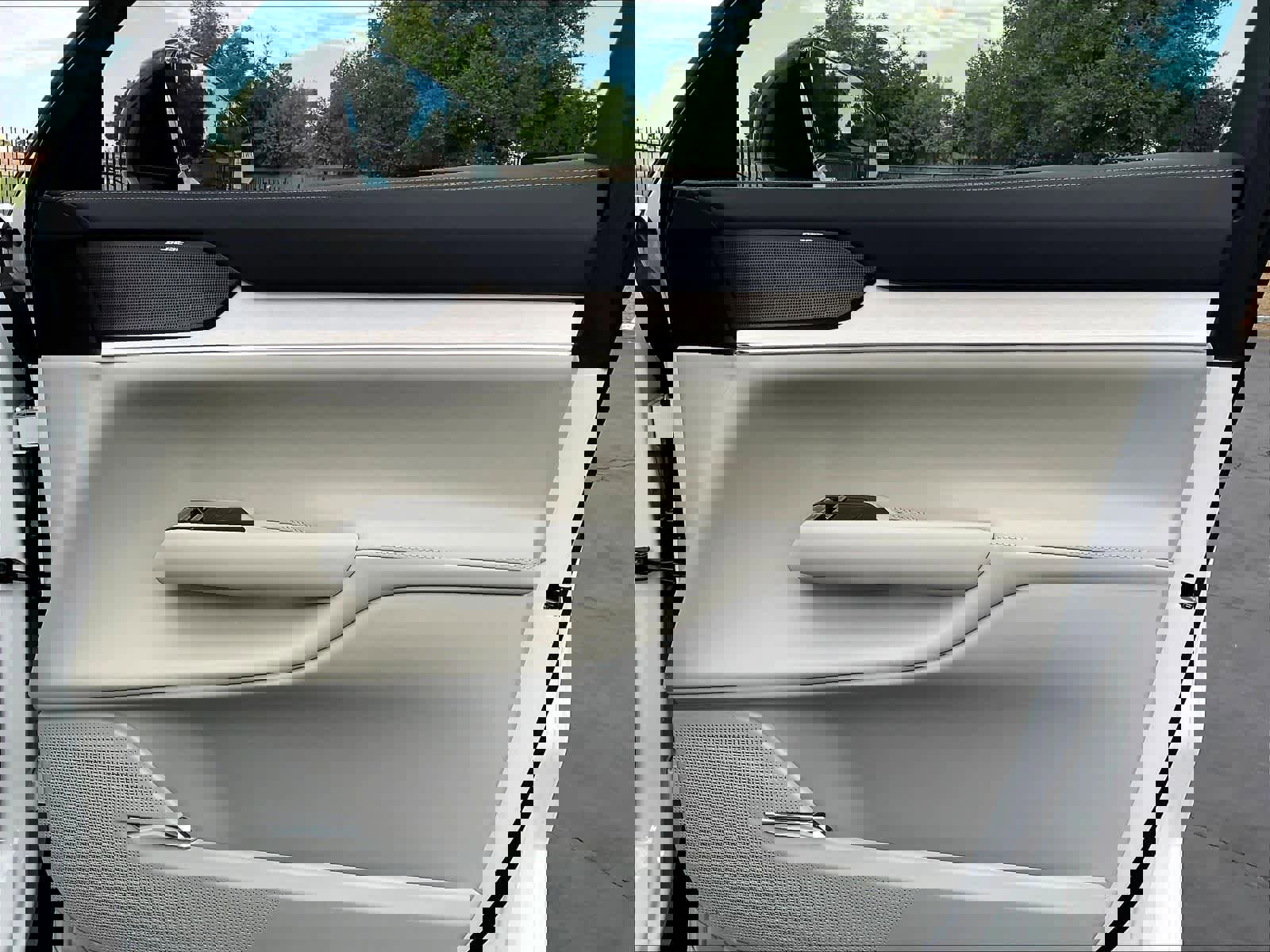 New 2025 Volvo EX90 Ultra image 30