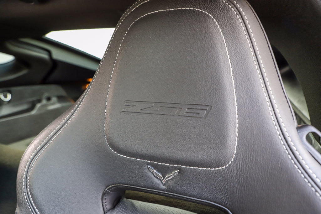 Used 2017 Chevrolet Corvette Z06 w/ Z07 Performance Package RWD image 31