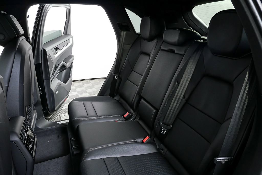 New 2026 Porsche Cayenne image 23