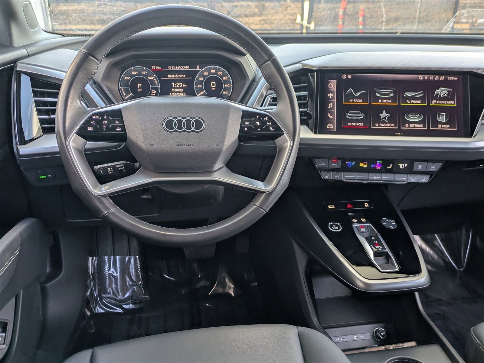 Used 2024 Audi Q4 e-tron Premium image 8