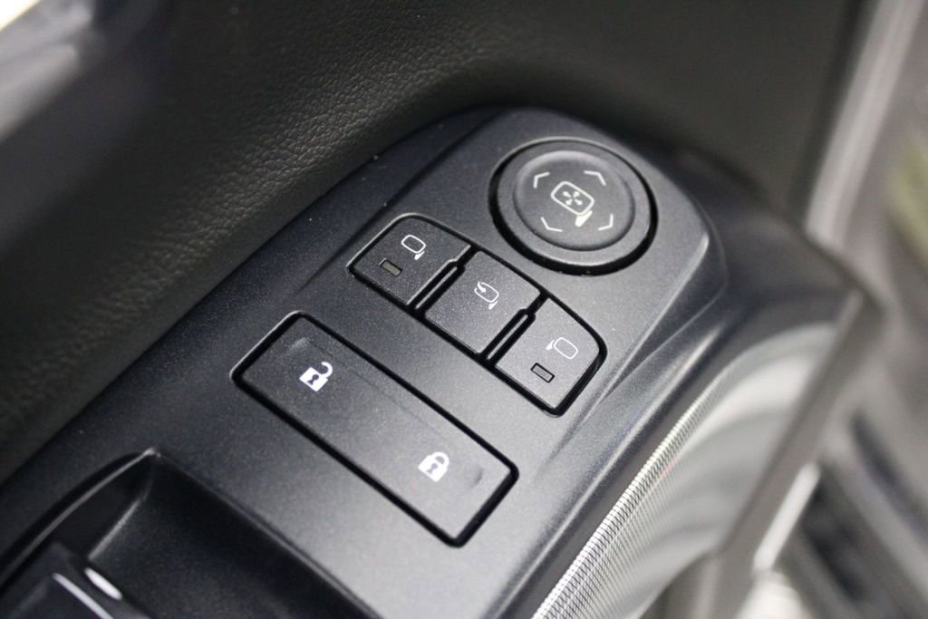 Used 2017 Chevrolet Silverado 2500 LTZ image 19