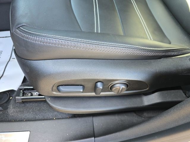 Used 2024 GMC Terrain Denali w/ Black Diamond Edition image 21