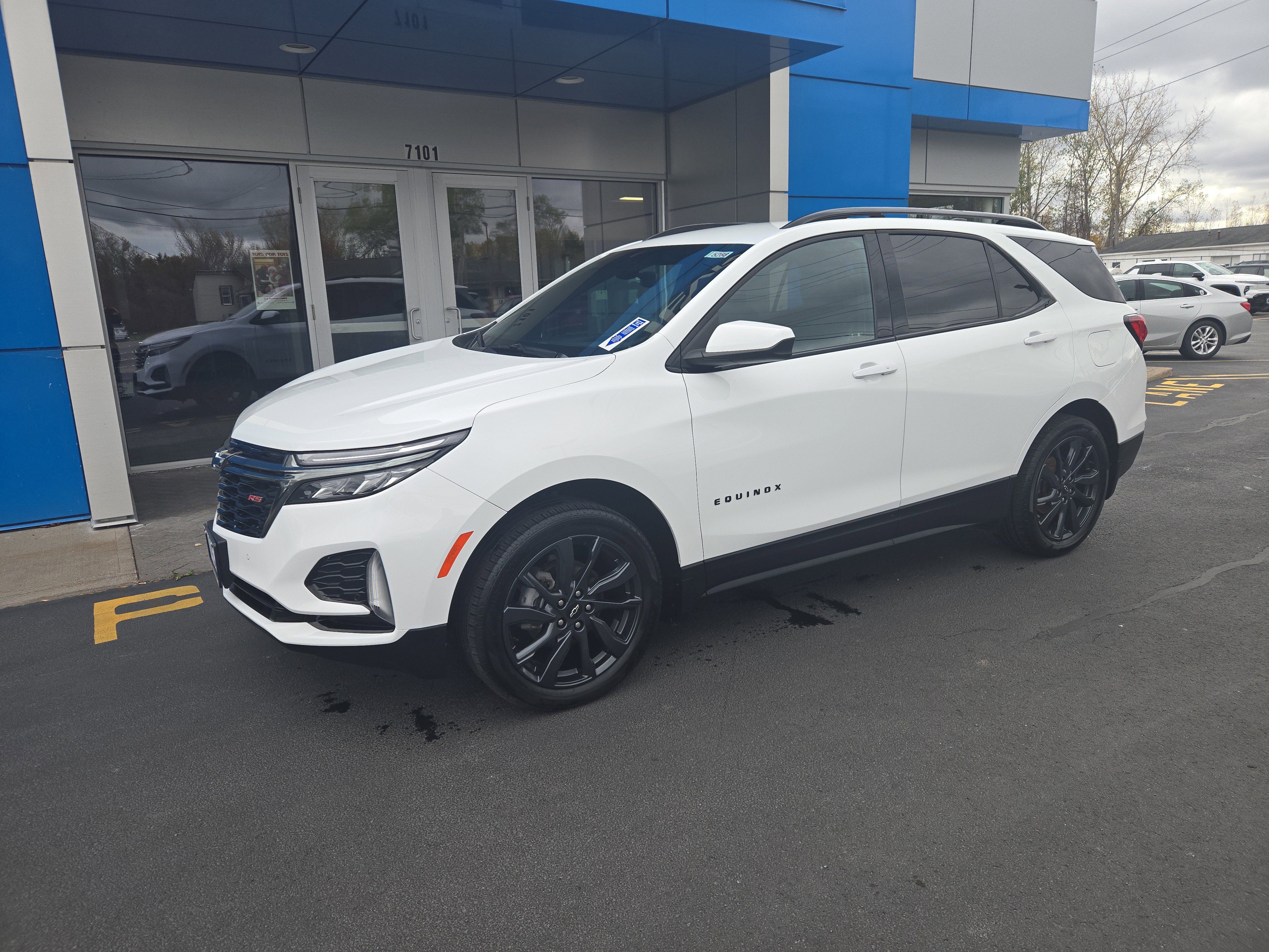 Certified 2022 Chevrolet Equinox RS w/ LPO, Floor Liner Package image 2