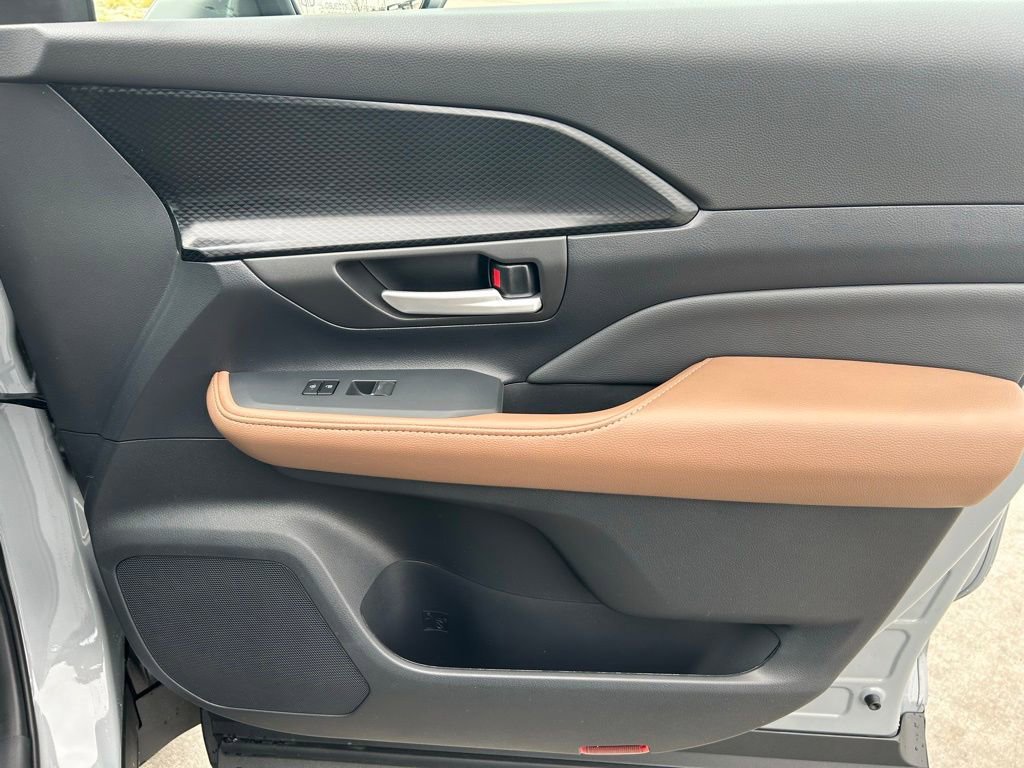 Used 2026 Toyota Grand Highlander AWD Hybrid image 27