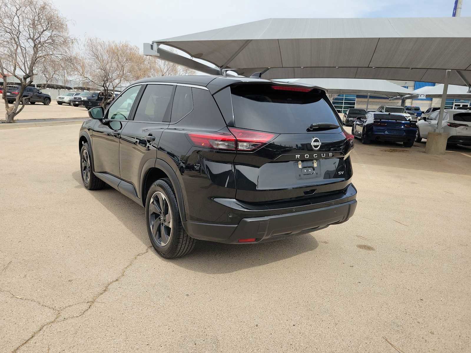 Used 2024 Nissan Rogue SV image 6