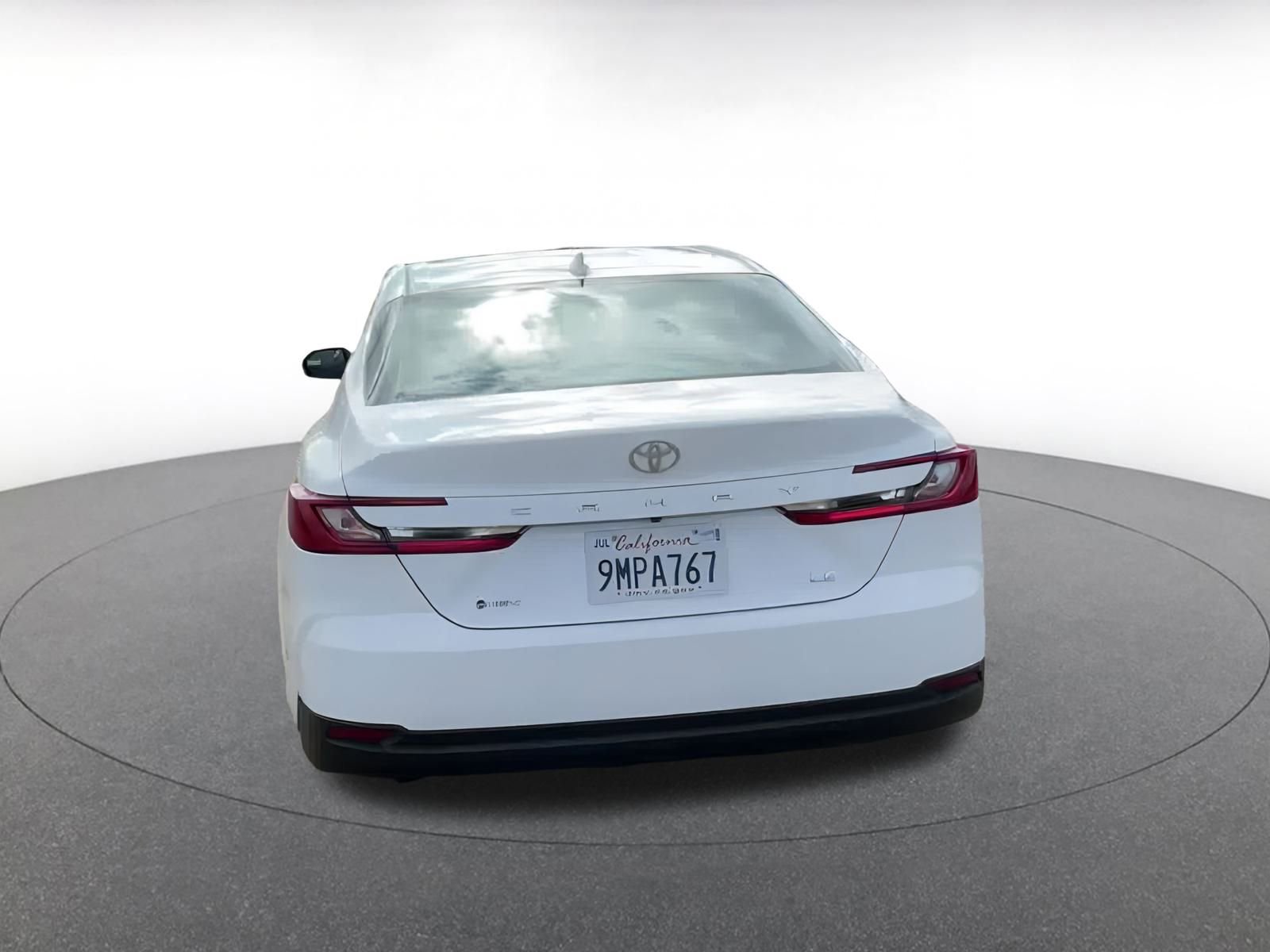 Used 2025 Toyota Camry LE image 12