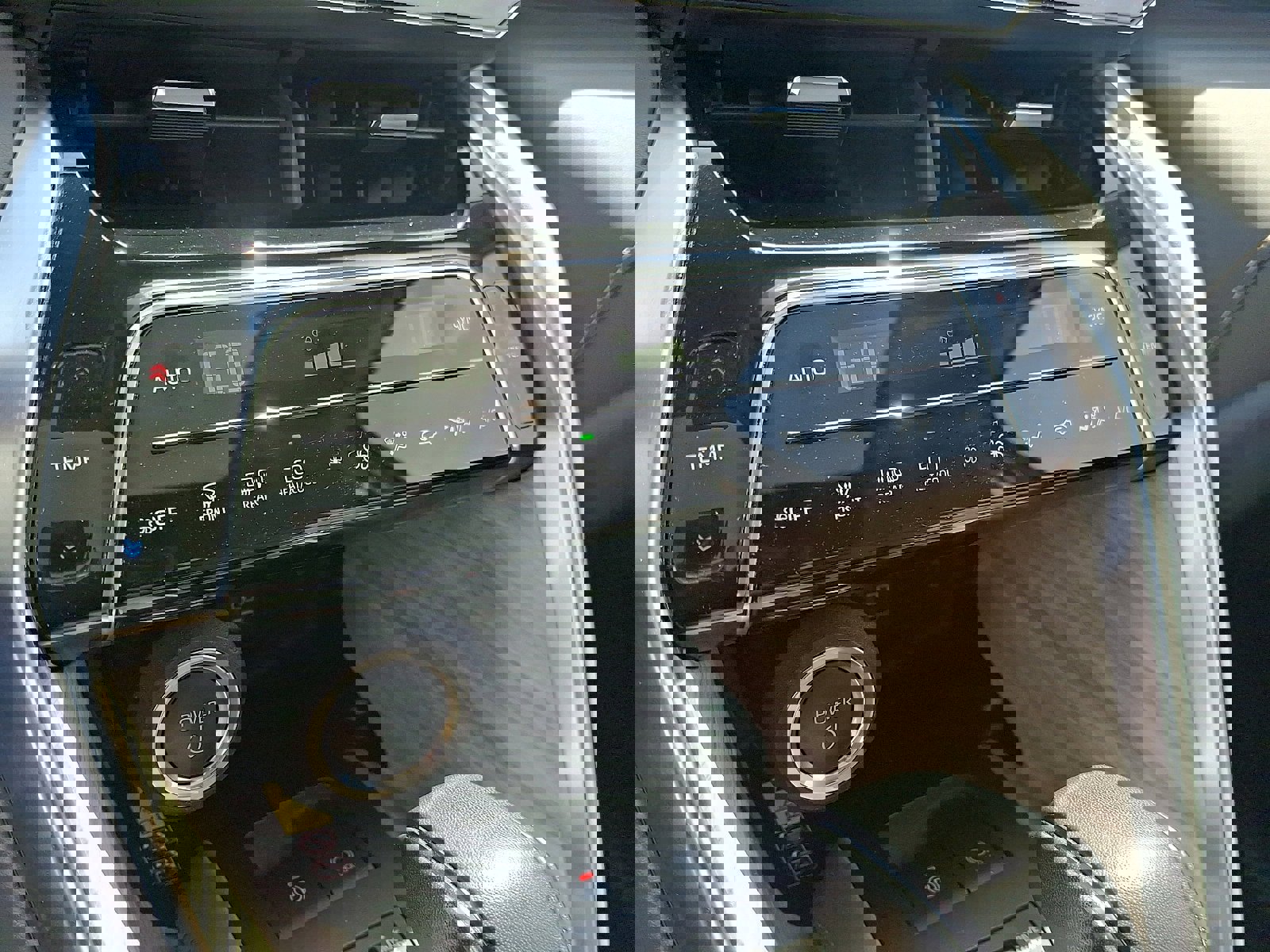 Used 2023 Toyota Venza Limited AWD/4WD image 16