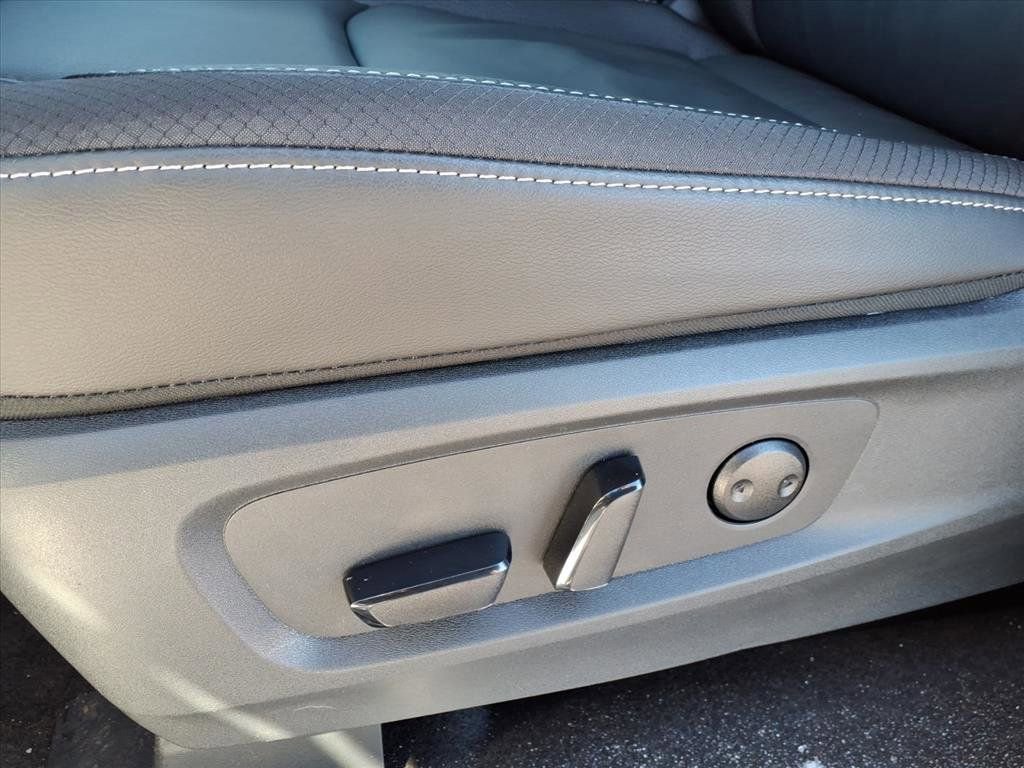 New 2025 Nissan Pathfinder SL image 26