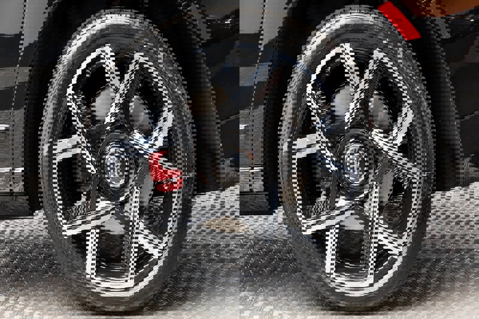 New 2026 Rolls-Royce Cullinan Black Badge image 47