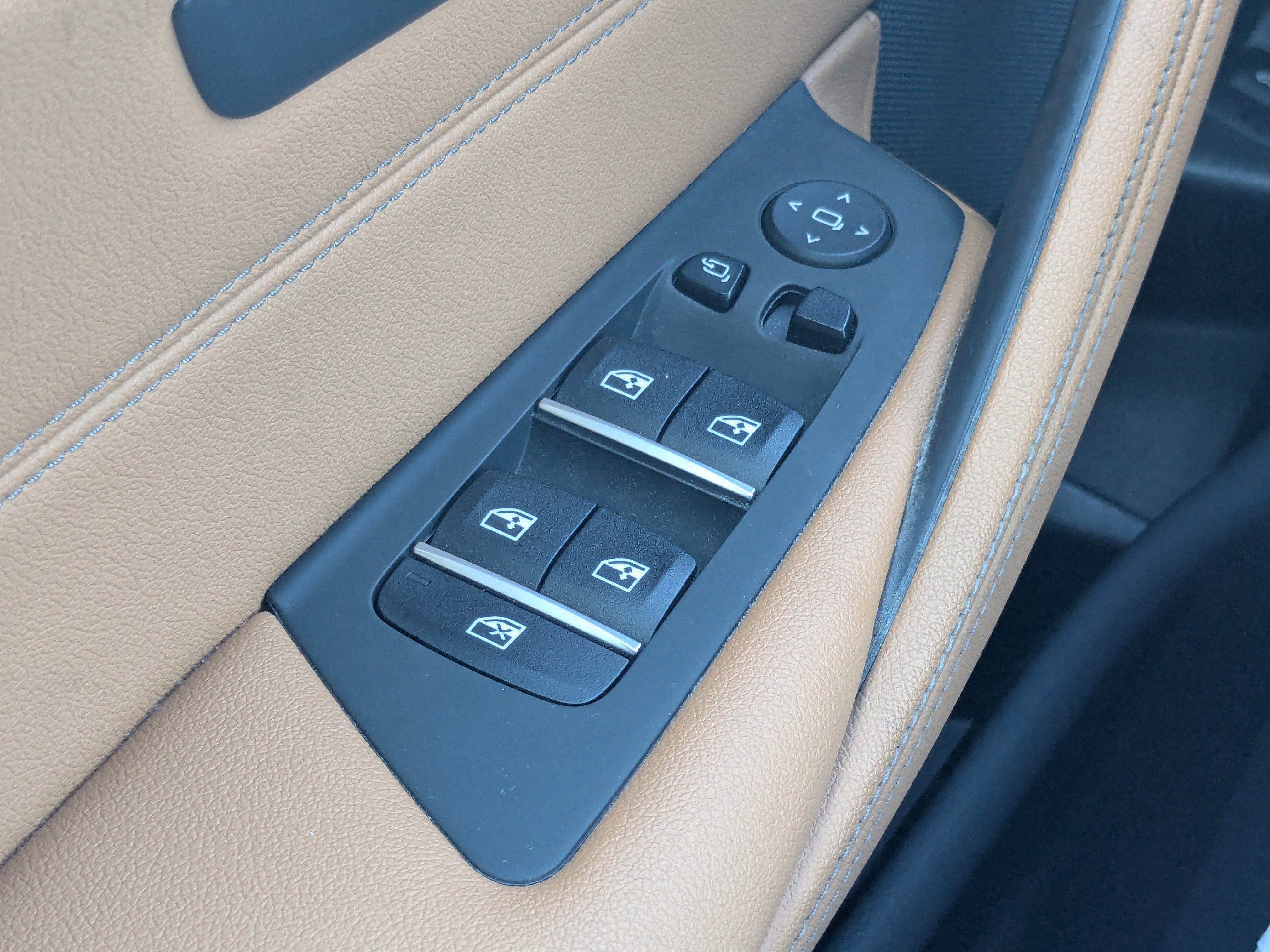 Used 2023 BMW 530i w/ M Sport Package image 32