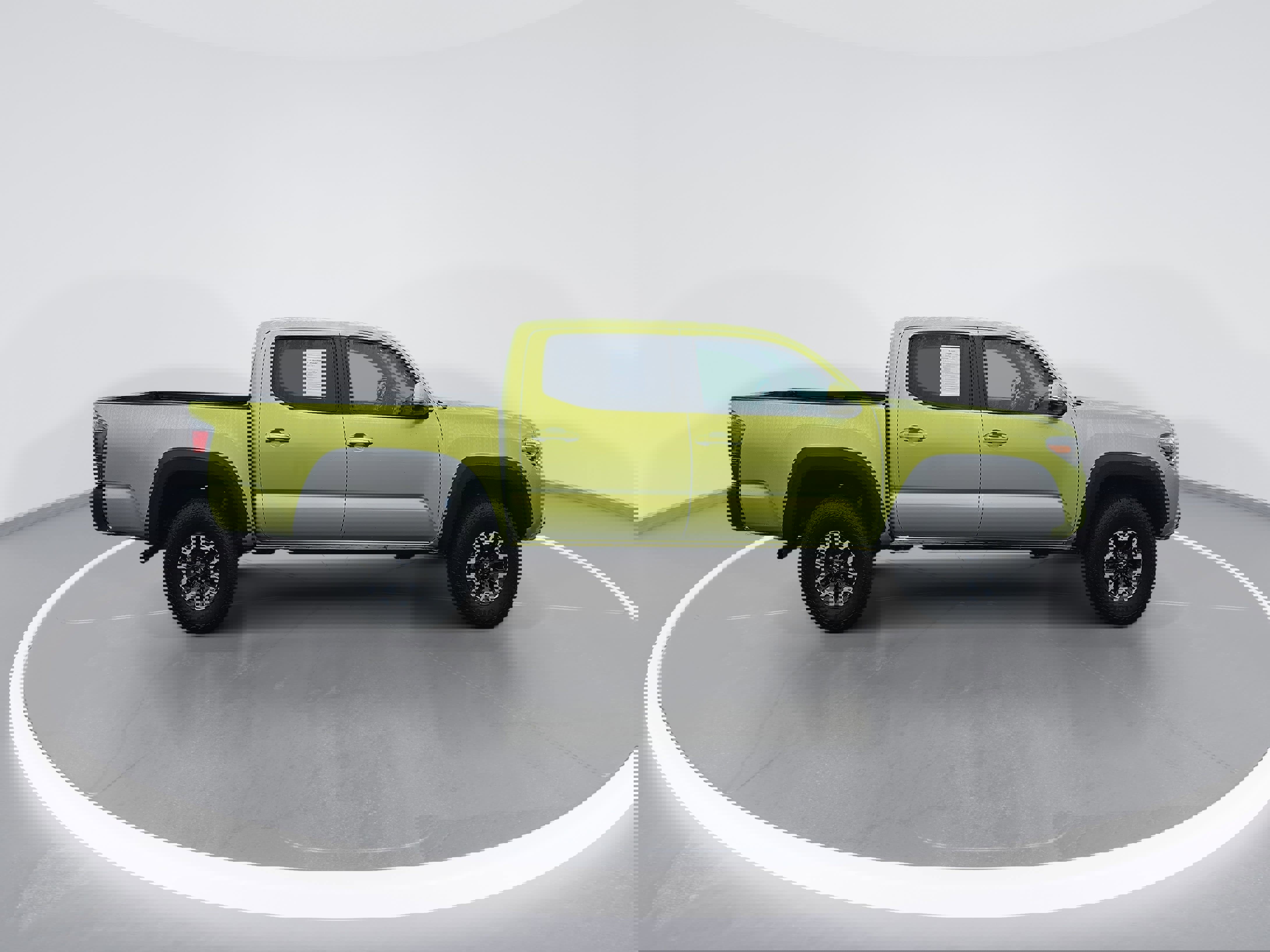 Used 2023 Toyota Tacoma TRD Off-Road w/ Technology Package image 2