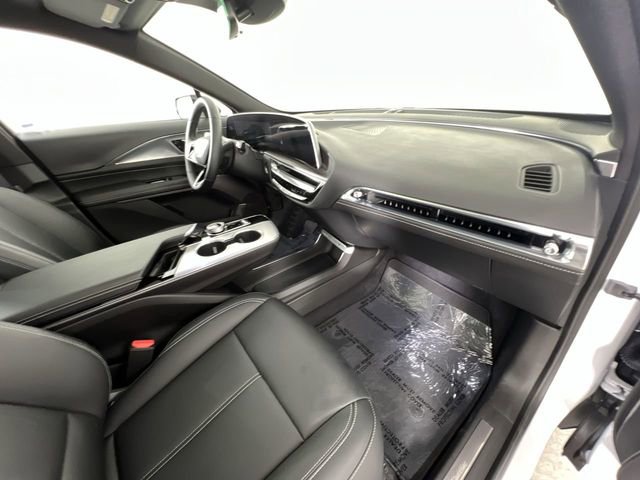 Used 2024 Cadillac Lyriq Tech RWD image 30