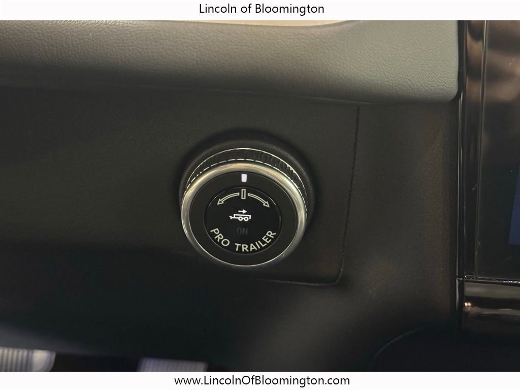 Certified 2025 Lincoln Navigator L Reserve AWD/4WD image 37
