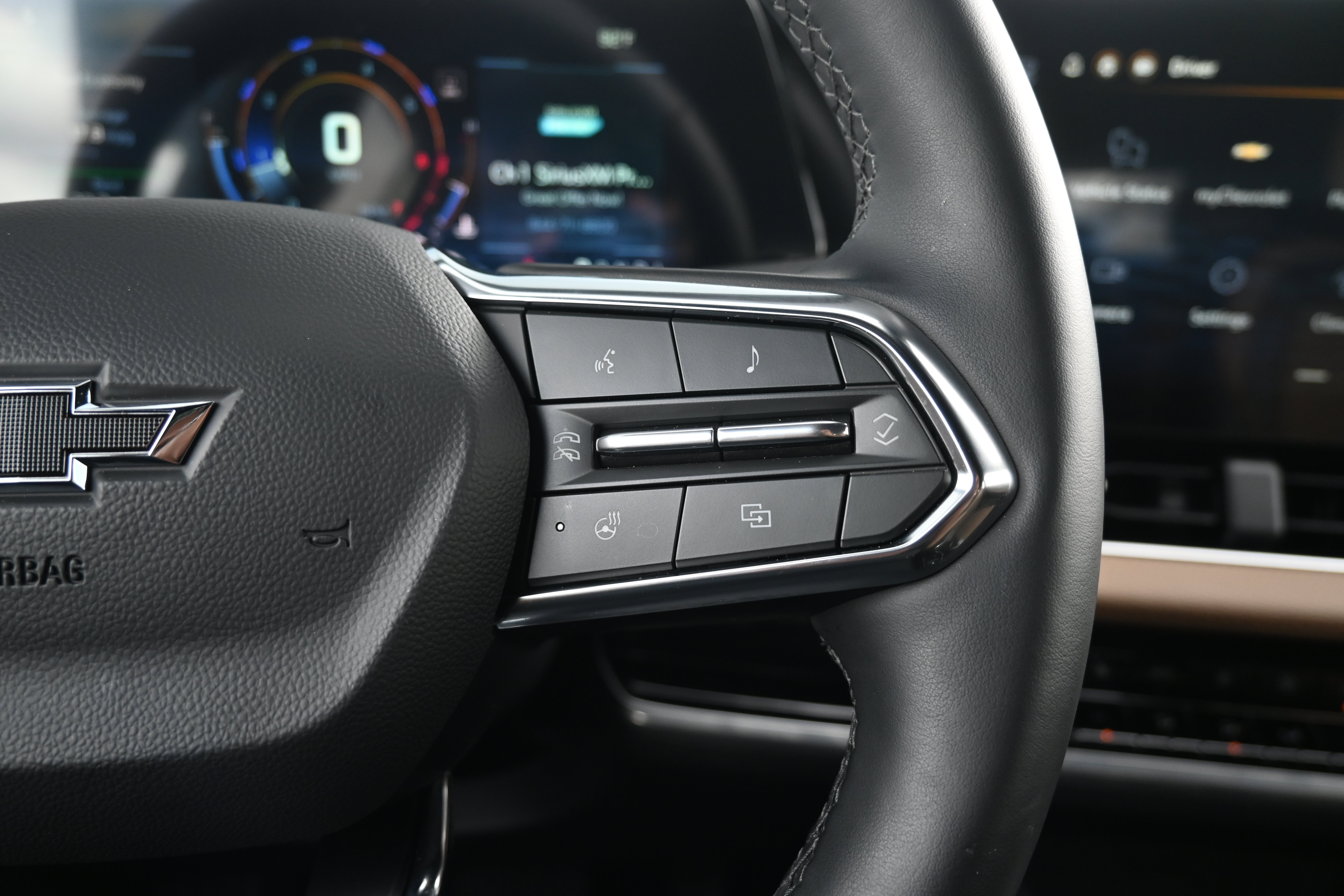 New 2026 Chevrolet Equinox ACTIV w/ Safety and Technology Package AWD/4WD image 19