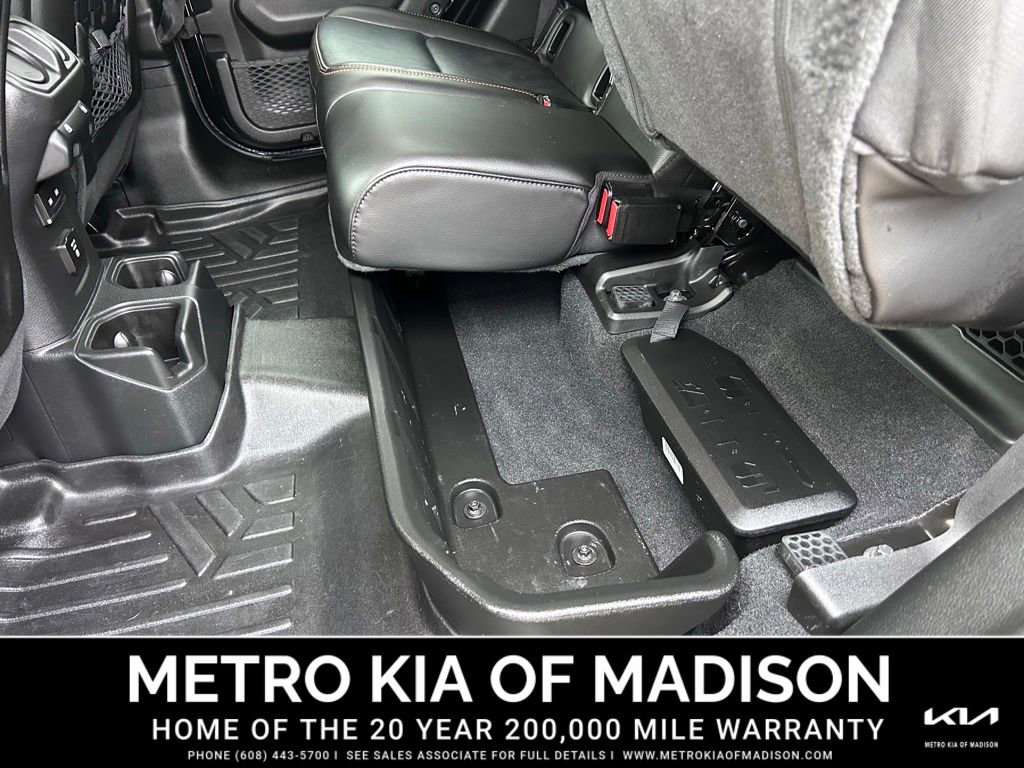 Used 2023 Jeep Gladiator Mojave w/ Cold Weather Group image 35