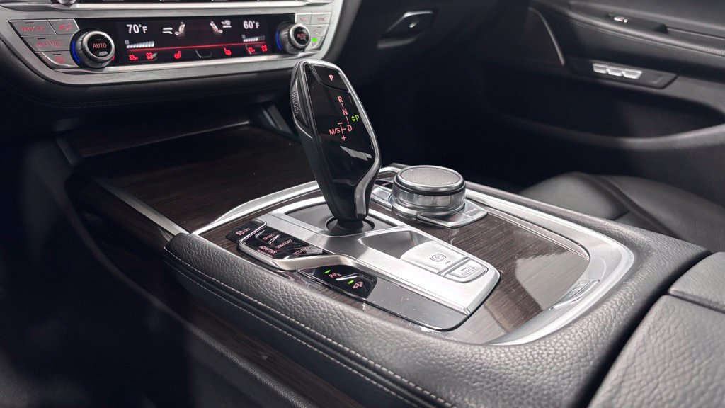 Used 2018 BMW 740i xDrive AWD/4WD image 15