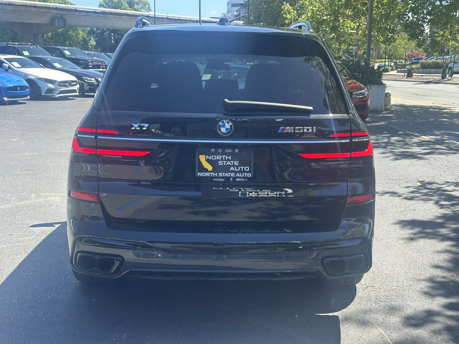 Used 2023 BMW X7 M60i w/ M Sport Professional Package image 10