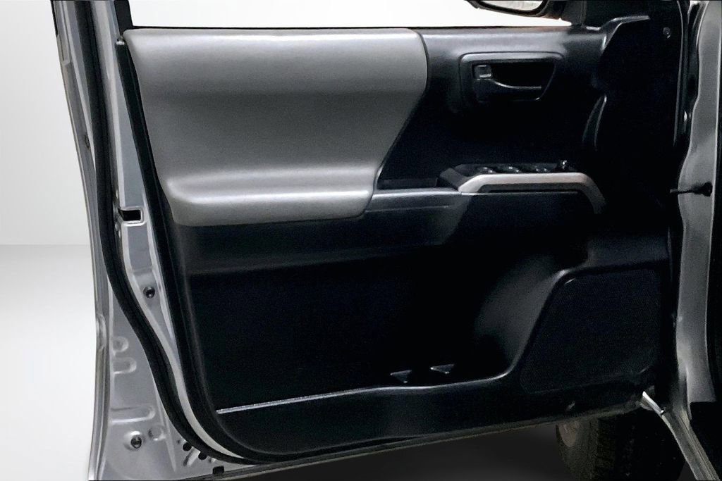 Used 2021 Toyota Tacoma SR5 w/ Technology Package image 21