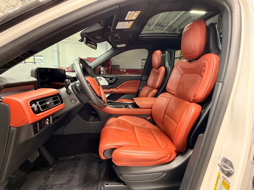 Used 2025 Lincoln Aviator Reserve w/ Luxury Package AWD/4WD image 26