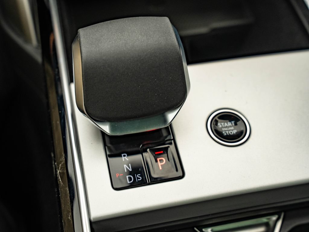 New 2026 Land Rover Range Rover SE AWD/4WD image 36