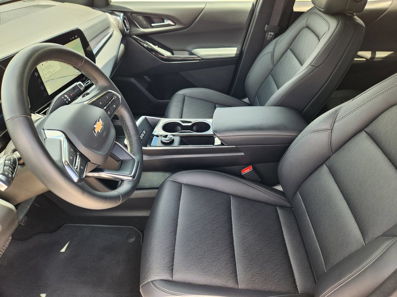 Used 2026 Chevrolet Equinox LT w/ Convenience Package II FWD image 13