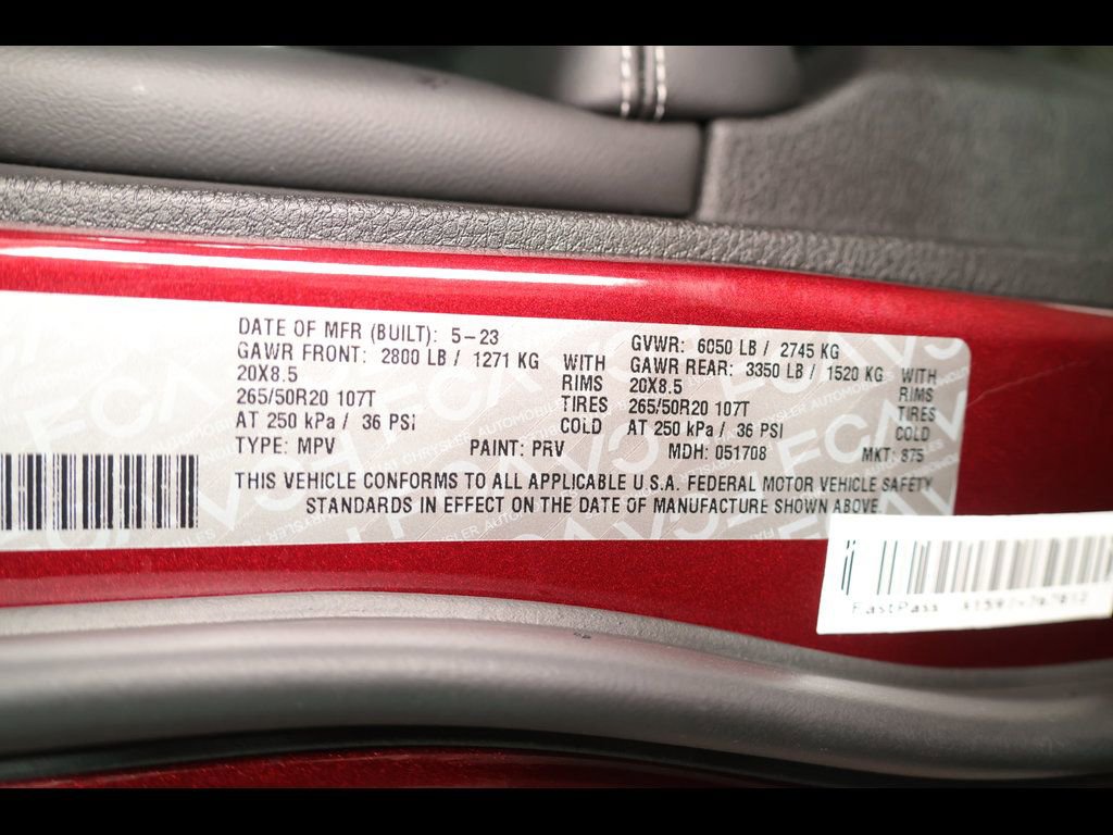 Used 2023 Jeep Grand Cherokee Altitude AWD/4WD image 28