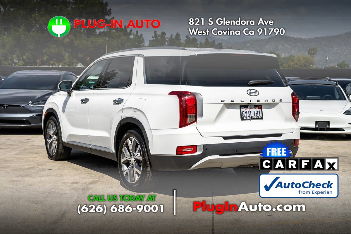 Used 2022 Hyundai Palisade SEL w/ Premium Package FWD image 2