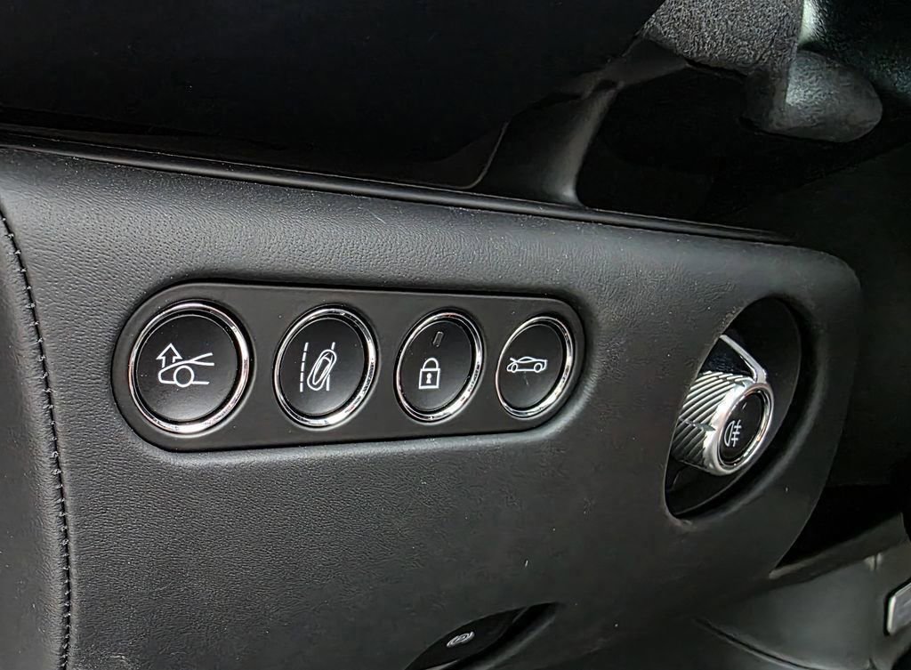 Used 2025 McLaren Artura Spider image 52