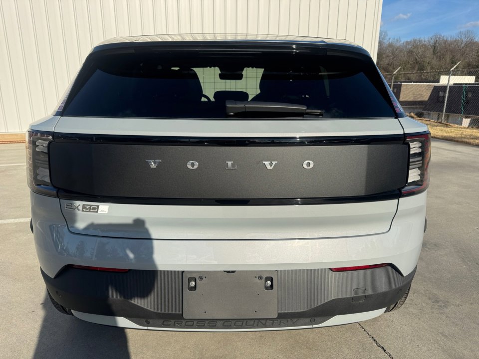 New 2026 Volvo EX30 Cross Country Ultra image 14