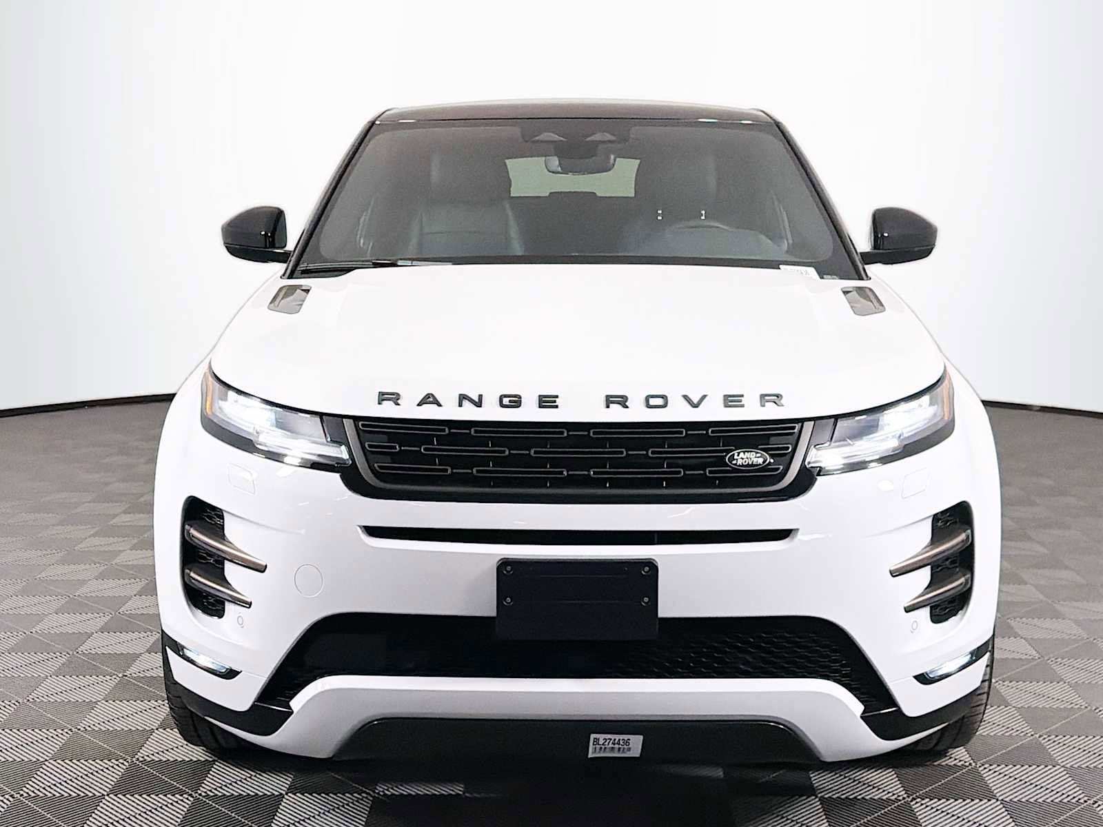 Used 2025 Land Rover Range Rover Evoque Dynamic SE AWD/4WD image 2