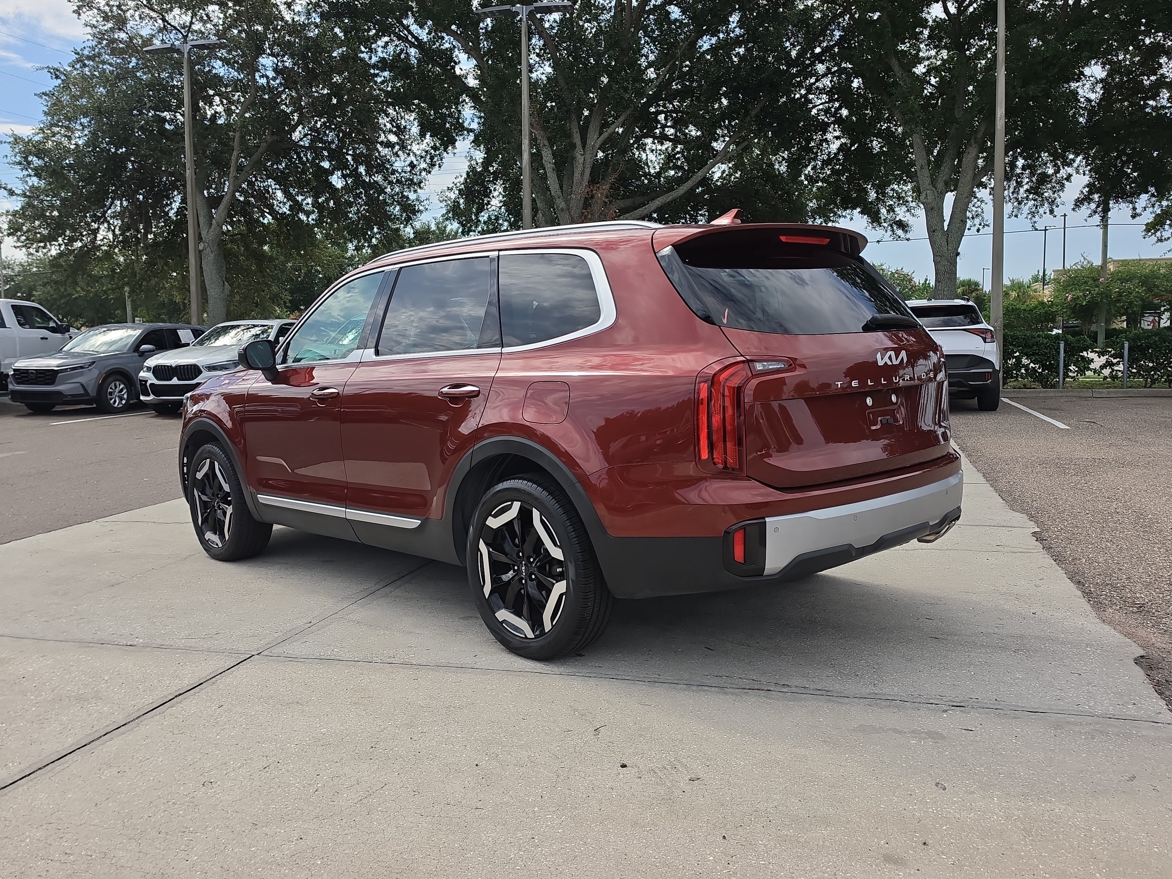 Certified 2024 Kia Telluride S AWD/4WD image 6