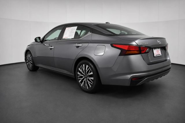 Used 2025 Nissan Altima 2.5 SV FWD image 6