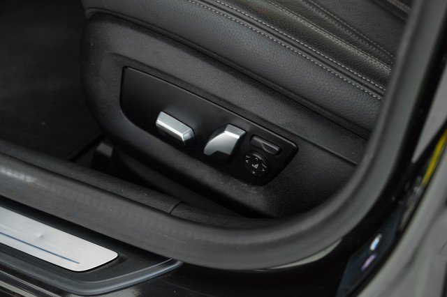 Used 2020 BMW 540i xDrive image 33