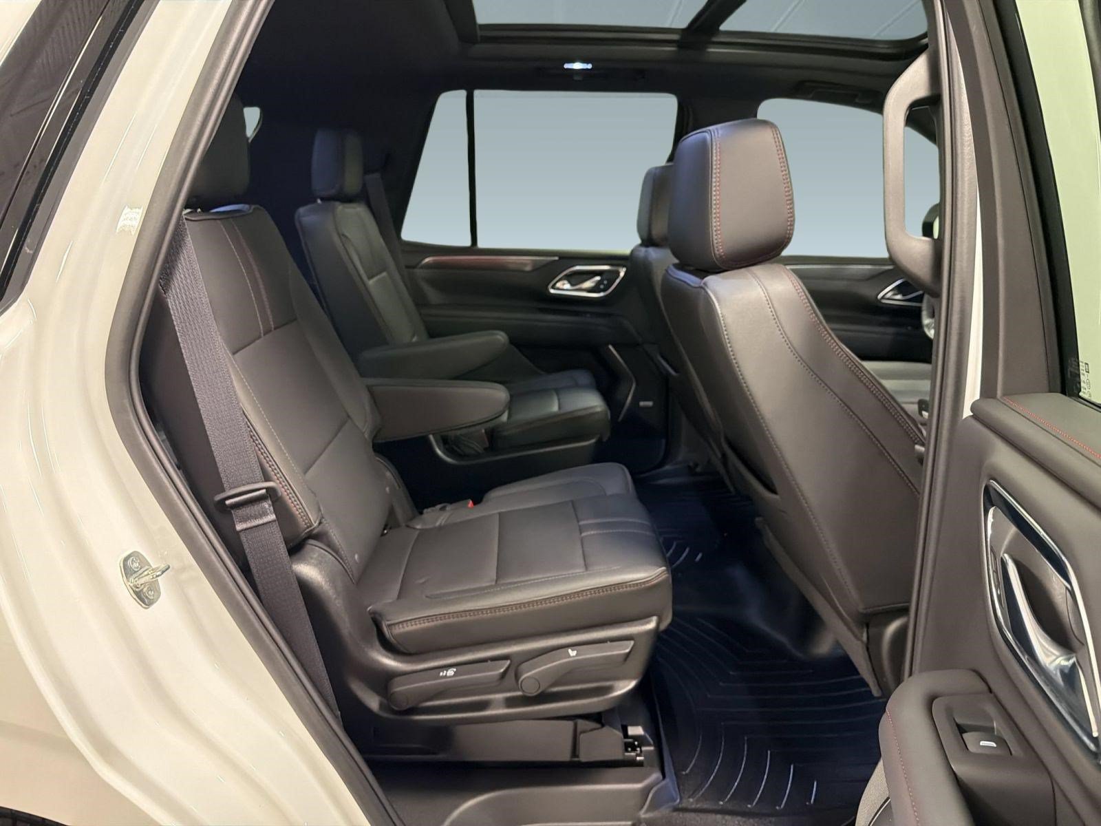Used 2024 Chevrolet Tahoe RST w/ Luxury Package RWD image 31