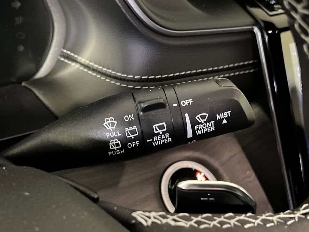 New 2025 Jeep Grand Cherokee Limited w/ Black Appearance Package image 21