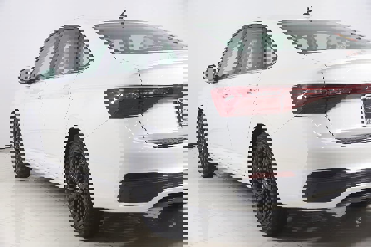 Used 2025 Volkswagen Jetta SE image 22