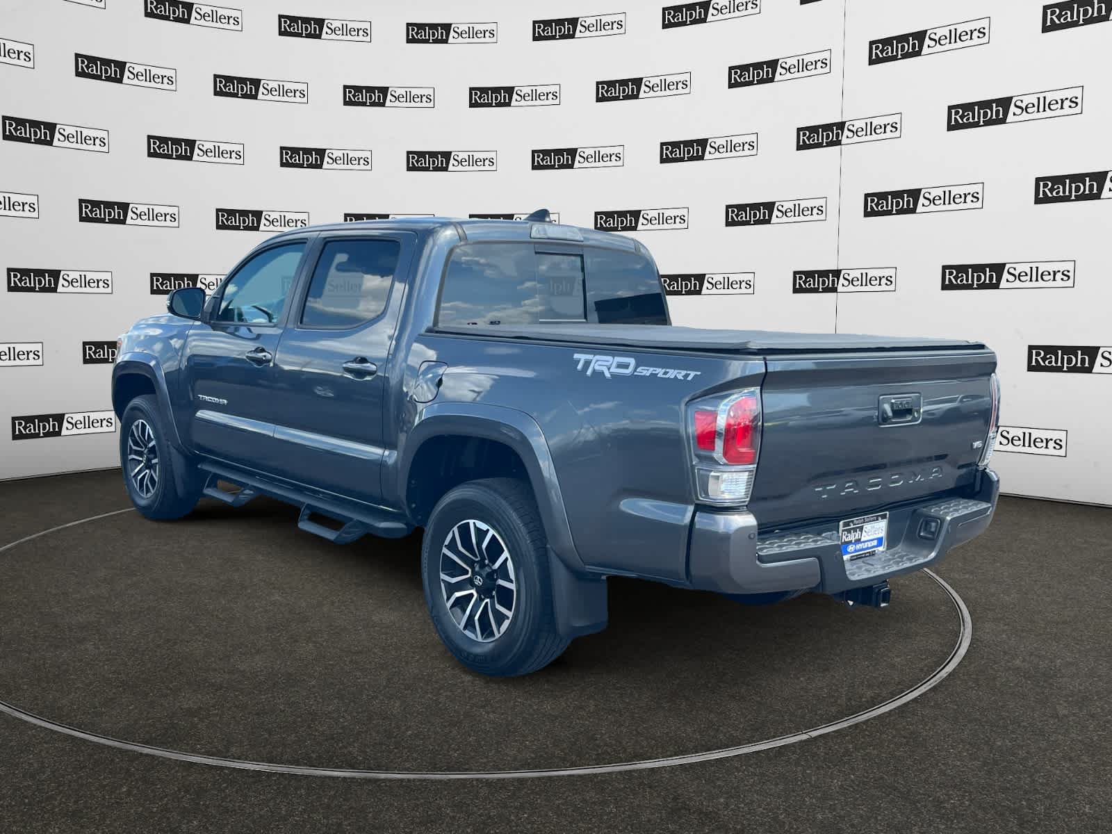 Used 2023 Toyota Tacoma TRD Sport w/ Technology Package RWD image 4