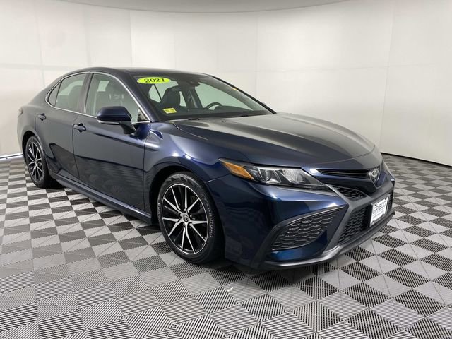 Used 2021 Toyota Camry SE w/ Cold Weather Package AWD/4WD video 1