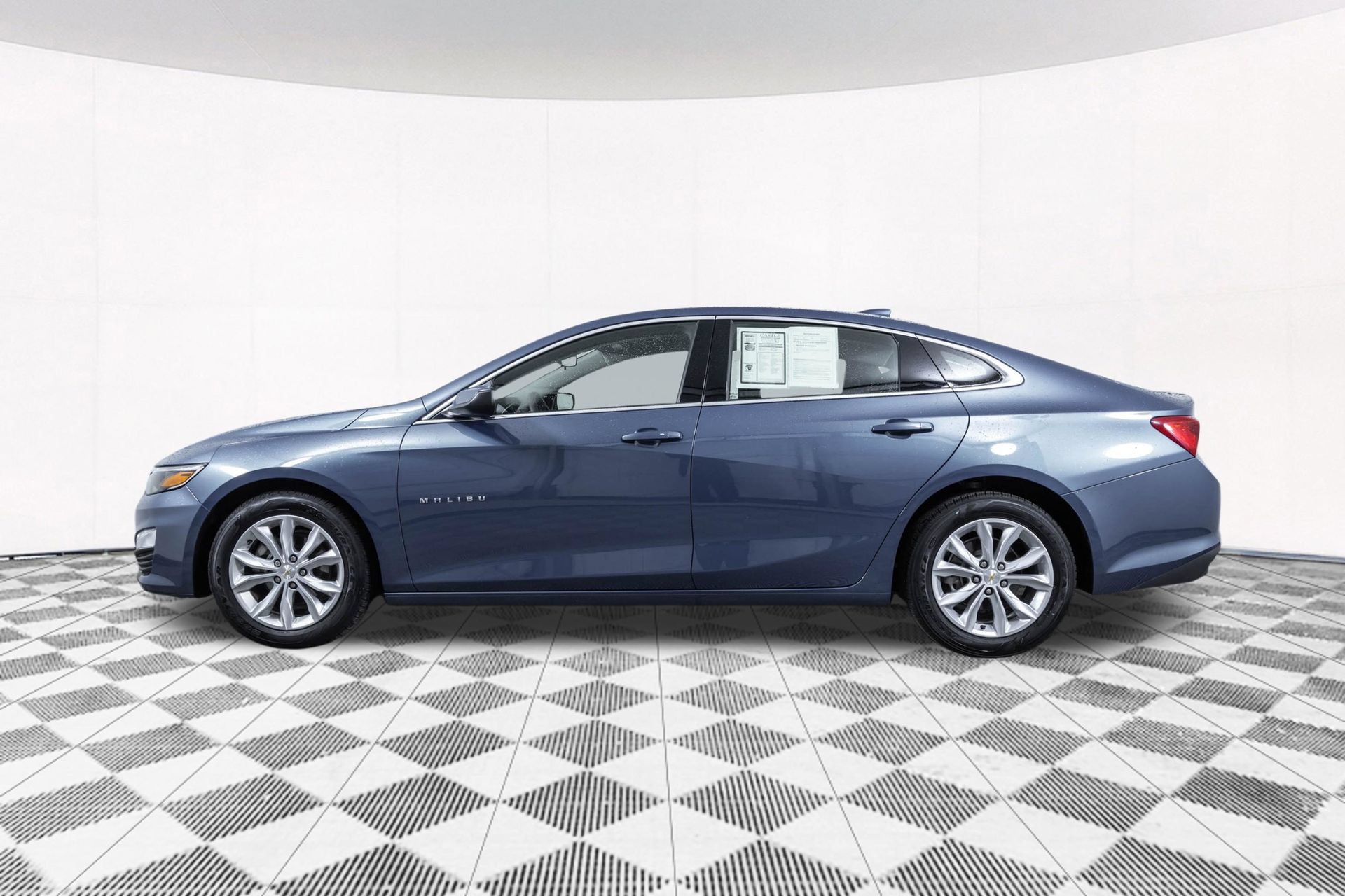 Used 2025 Chevrolet Malibu LT FWD image 13