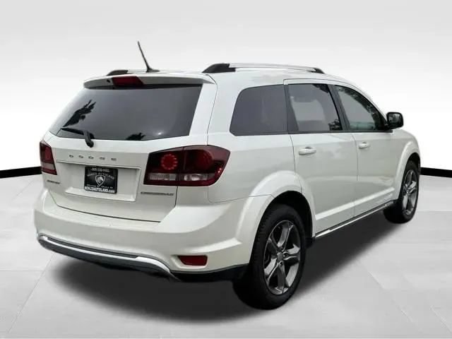 Used 2017 Dodge Journey Crossroad FWD image 6