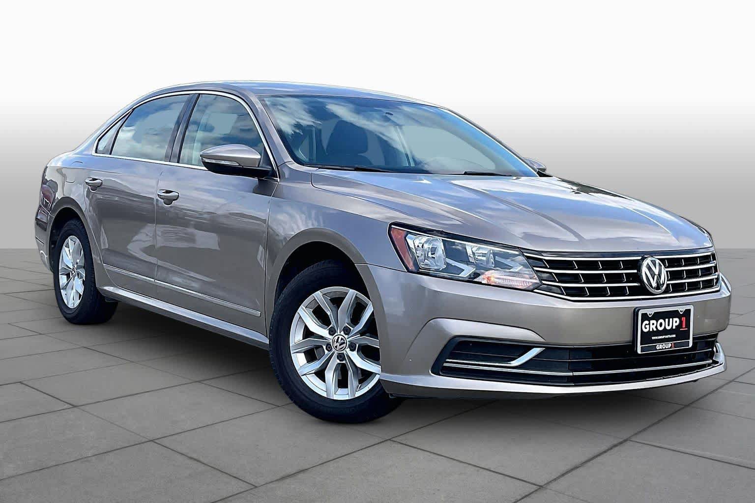 Used 2016 Volkswagen Passat 1.8T S FWD image 2