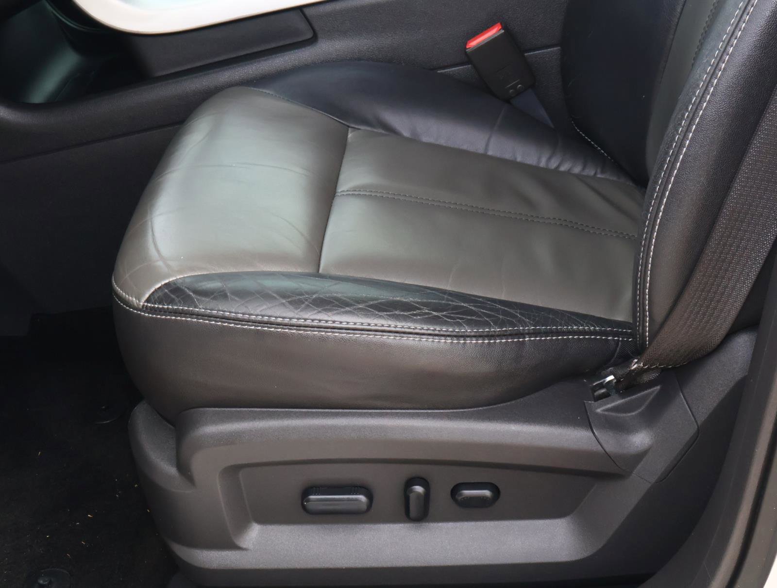 Used 2013 Ford Edge Sport w/ Driver Entry Pkg image 12