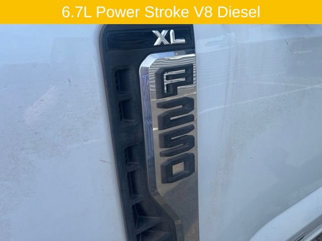 Certified 2025 Ford F250 XL w/ XL Chrome Package AWD/4WD image 3