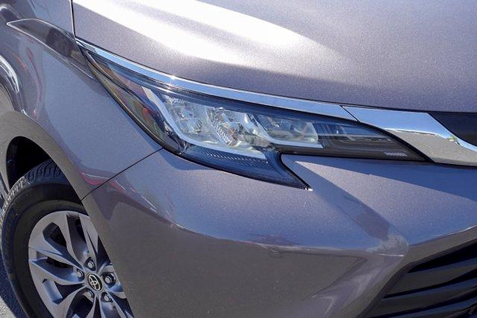 Certified 2021 Toyota Sienna LE FWD image 2