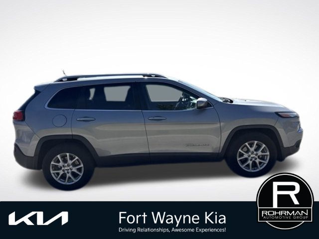 Used 2015 Jeep Cherokee Latitude w/ Comfort/Convenience Group AWD/4WD image 7